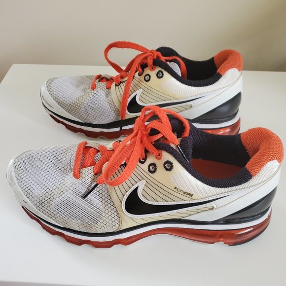 White Nike Flywire training sneakers, size 9 - Picture 4 of 6